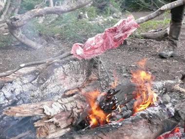 Lagerfeuer,zweiter Tag des Reit Trails